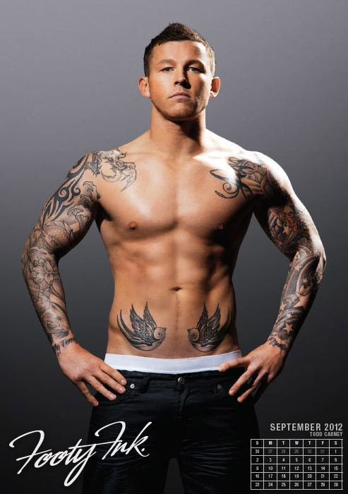 Calendari 2012: tatuaggi sui muscoli dei rugysti australiani