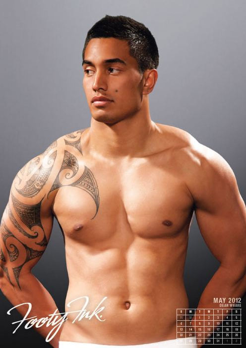 Calendari 2012: tatuaggi sui muscoli dei rugysti australiani
