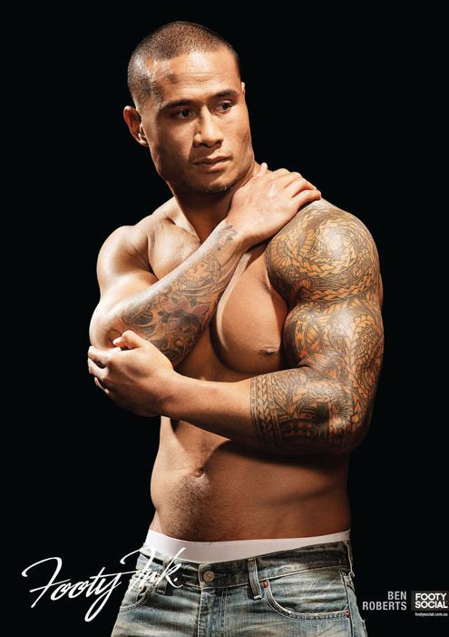 Calendari 2012: tatuaggi sui muscoli dei rugysti australiani