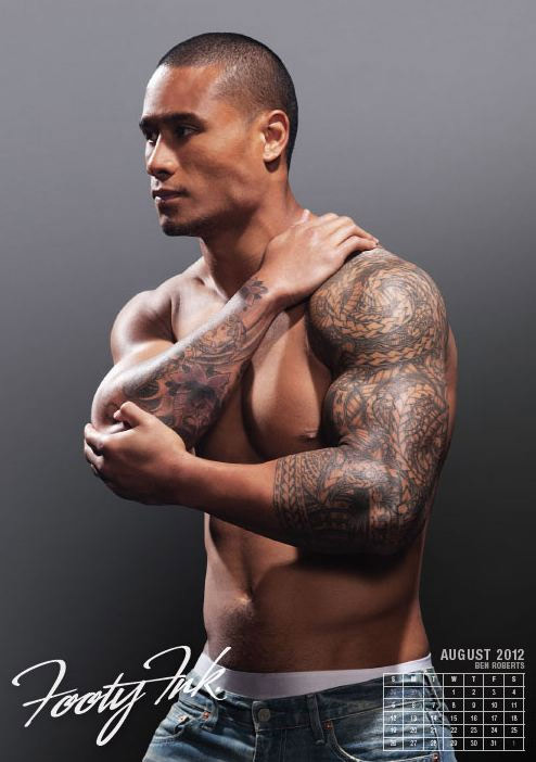 Calendari 2012: tatuaggi sui muscoli dei rugysti australiani