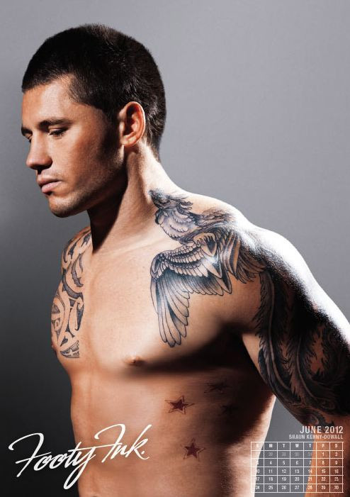 Calendari 2012: tatuaggi sui muscoli dei rugysti australiani
