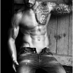 Stuart Reardon il rugbista prestato alla moda posa per DNA - Thumbnail