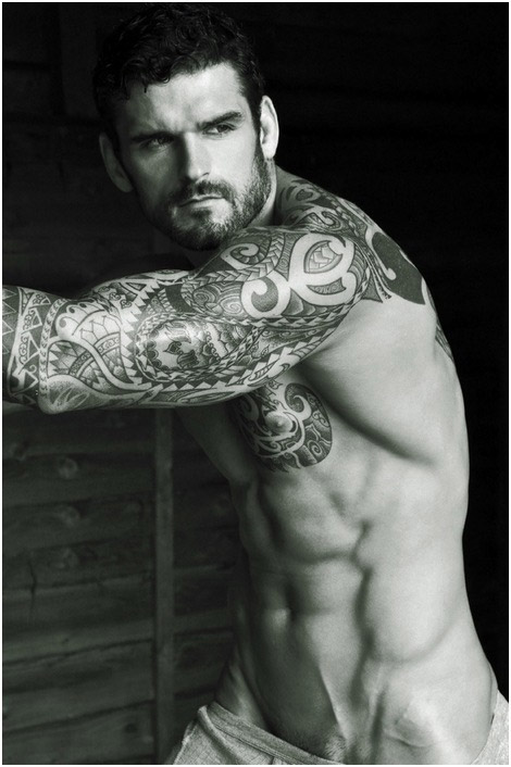 Stuart Reardon il rugbista prestato alla moda posa per DNA