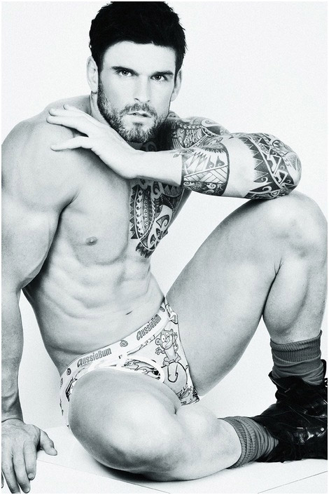 Stuart Reardon il rugbista prestato alla moda posa per DNA