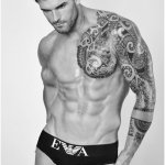 Stuart Reardon il rugbista prestato alla moda posa per DNA - Thumbnail