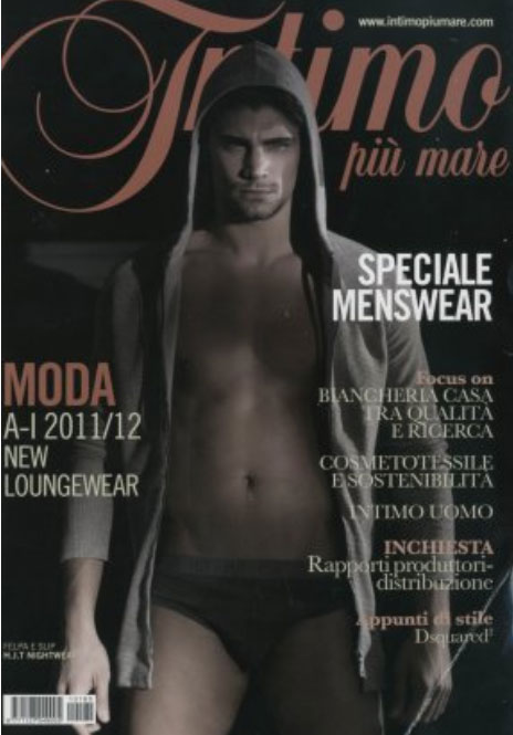 Mario Ermito, il "bello accessibile" del Gf12, nudo