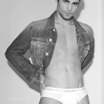 Mario Ermito, il "bello accessibile" del Gf12, nudo - Thumbnail