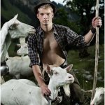 Il ritorno dei contadini svizzeri: ecco il calendario 2012 - Thumbnail