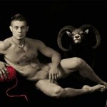 Eros, astri e natura: il calendario Men in the Alps 2012 - Thumbnail