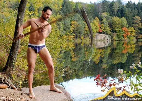 Eros, astri e natura: il calendario Men in the Alps 2012