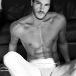 Il top model spagnolo Juan Yanes fotografato da Greg Vaughan - Thumbnail