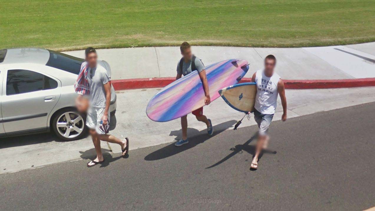 Google Street View a caccia di ragazzi mozzafiato