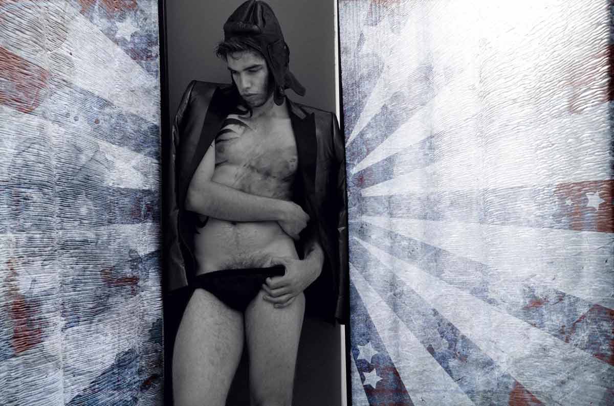 Tutti al circo: invece dei leoni, ecco i "Boys at Circus"