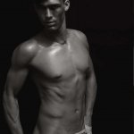 Tutti al circo: invece dei leoni, ecco i "Boys at Circus" - Thumbnail