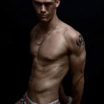 Tutti al circo: invece dei leoni, ecco i "Boys at Circus" - Thumbnail