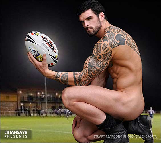 Stuart Reardon il rugbista prestato alla moda posa per DNA