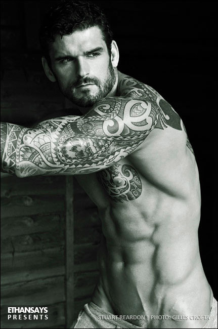 Stuart Reardon il rugbista prestato alla moda posa per DNA
