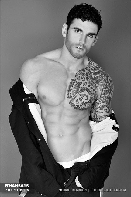Stuart Reardon il rugbista prestato alla moda posa per DNA
