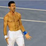 Djokovic si strappa la maglietta e rimane a torso nudo - Thumbnail