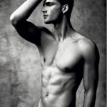 Thomas Skoloudik, un altro corpo mozzafiato per Armani - Thumbnail