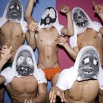 Le icone pop gay sui corpi dei ragazzi di Coitus - Thumbnail