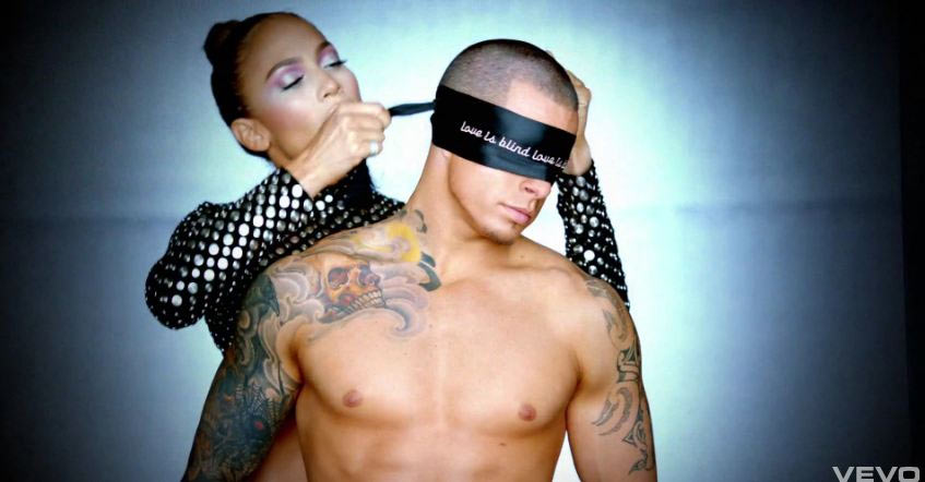 J.Lo e il suo toy boy Casper Smart nella clip di Dance Again