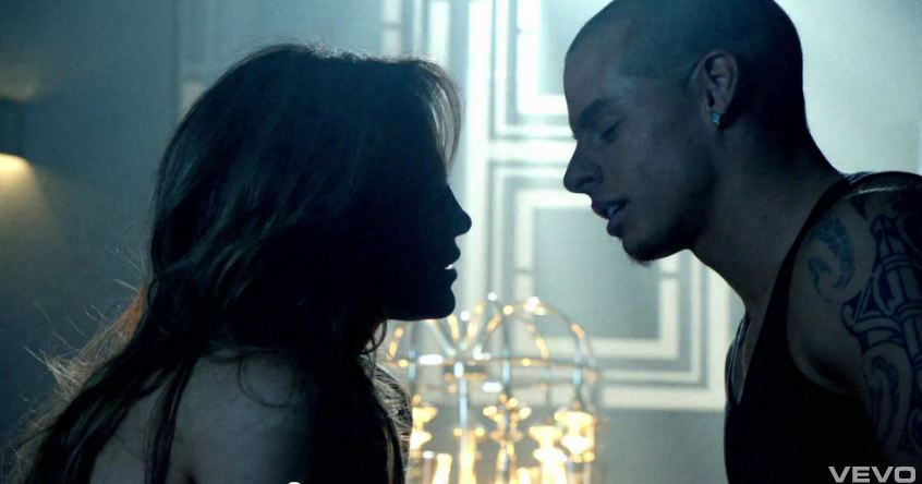 J.Lo e il suo toy boy Casper Smart nella clip di Dance Again