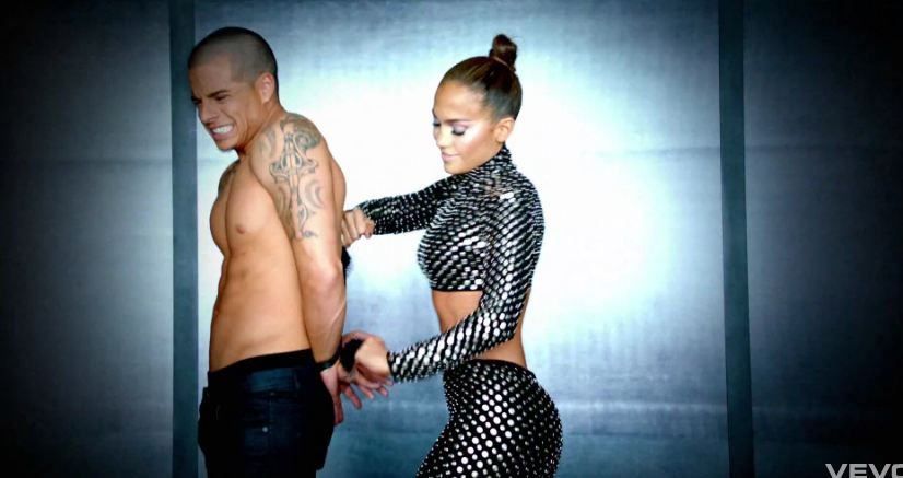 J.Lo e il suo toy boy Casper Smart nella clip di Dance Again