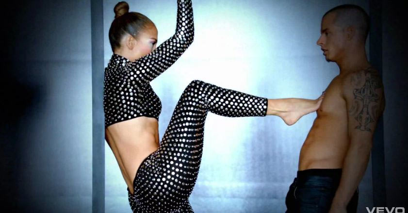 J.Lo e il suo toy boy Casper Smart nella clip di Dance Again