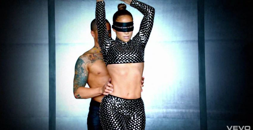 J.Lo e il suo toy boy Casper Smart nella clip di Dance Again