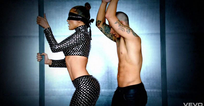 J.Lo e il suo toy boy Casper Smart nella clip di Dance Again