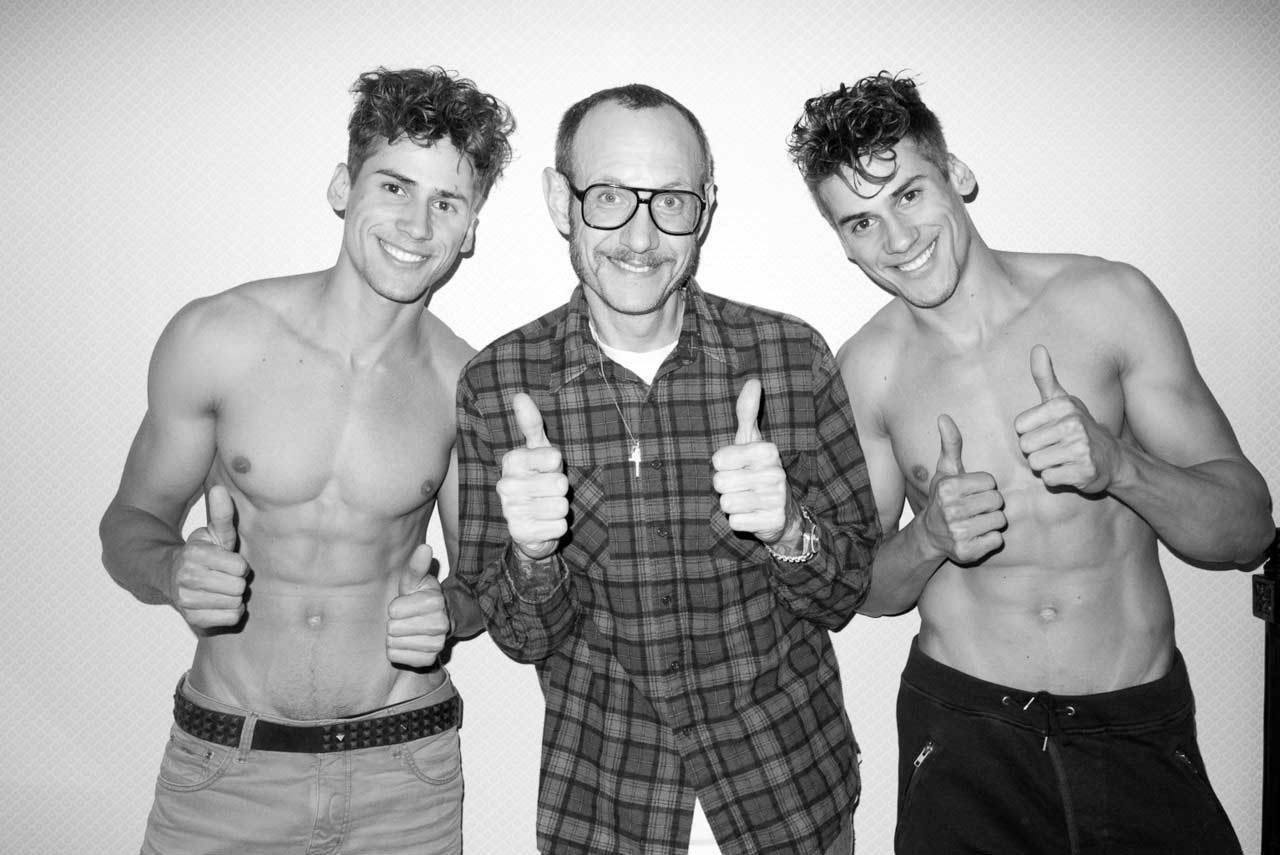 I gemelli Patriota nudi nello studio di Terry Richardson