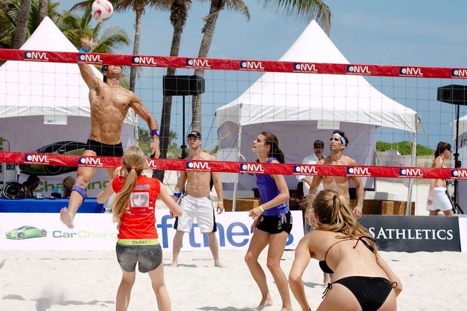 Model Beach Volleyball, il torneo dei modelli a Miami