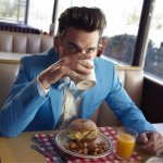 Matt Bomer: da White Collar a Glee passando per GQ Italia - Thumbnail