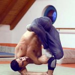 RubberLegz, il ballerino e designer che ama contorcersi - Thumbnail