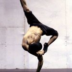 RubberLegz, il ballerino e designer che ama contorcersi - Thumbnail