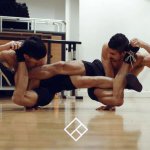 RubberLegz, il ballerino e designer che ama contorcersi - Thumbnail