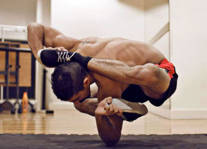 RubberLegz, il ballerino e designer che ama contorcersi
