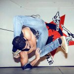 RubberLegz, il ballerino e designer che ama contorcersi - Thumbnail