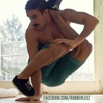 RubberLegz, il ballerino e designer che ama contorcersi - Thumbnail