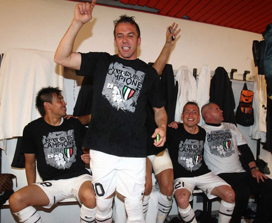La Juve campione d'Italia: la gioia negli spogliatoi