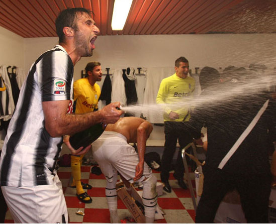La Juve campione d'Italia: la gioia negli spogliatoi