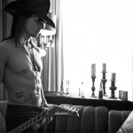 Tom Cruise sexy e trasgressivo nei panni di Stacee Jaxx - Thumbnail