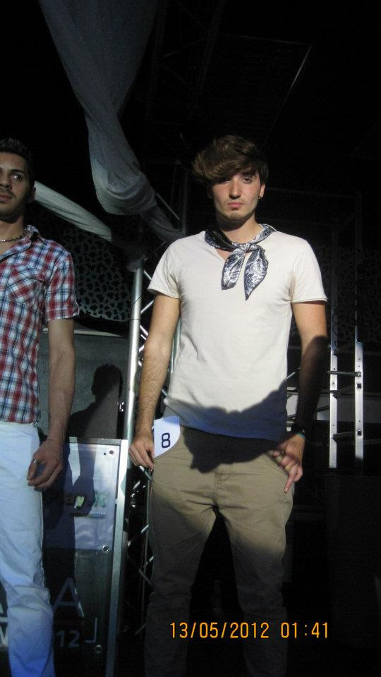 Ecco Manolo, Mister Gay Como Pika