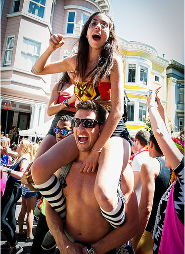 Bay to Breakers: gli etero sfilano che sembra un Gay Pride