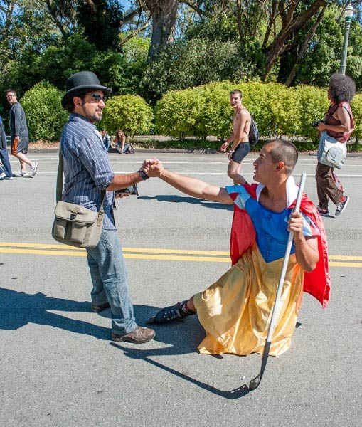Bay to Breakers: gli etero sfilano che sembra un Gay Pride