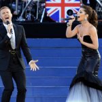 Da Sir Elton a Grace Jones: tutti sul palco per la Regina - Thumbnail