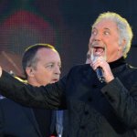 Da Sir Elton a Grace Jones: tutti sul palco per la Regina - Thumbnail