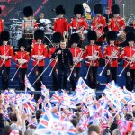 Da Sir Elton a Grace Jones: tutti sul palco per la Regina - Thumbnail