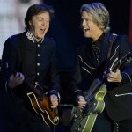 Da Sir Elton a Grace Jones: tutti sul palco per la Regina - Thumbnail